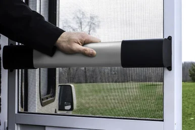 Camco 42188 Screen Dr Bar Wide Black